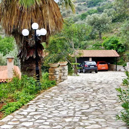 Vila Villampogaziou Ii *